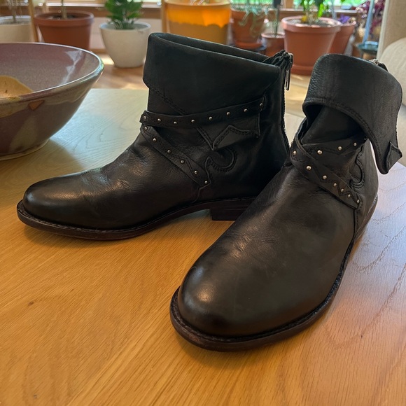 Free People Black Alamosa Leather Cuffed Ankle Boots  unworn sz 6 - Picture 3 of 7